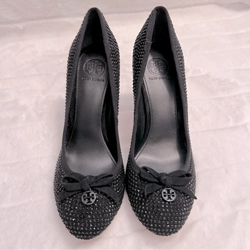 NEW Tory Burch Phoenix Black Suede Crystal Embellished Bow Round Toe Pumps - Picture 3 of 9